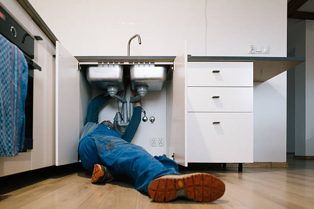 Professional Emergency Plumber technician working in Kingston, RI